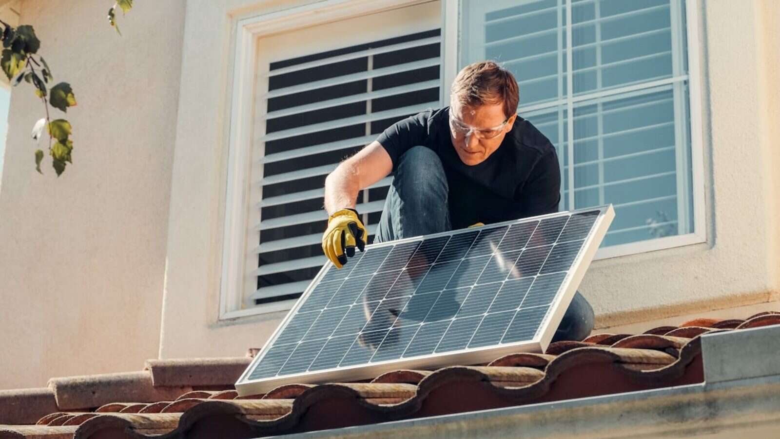 Las mejores opciones de autoconsumo solar en España: Desde la gestión de excedentes a las baterías virtuales