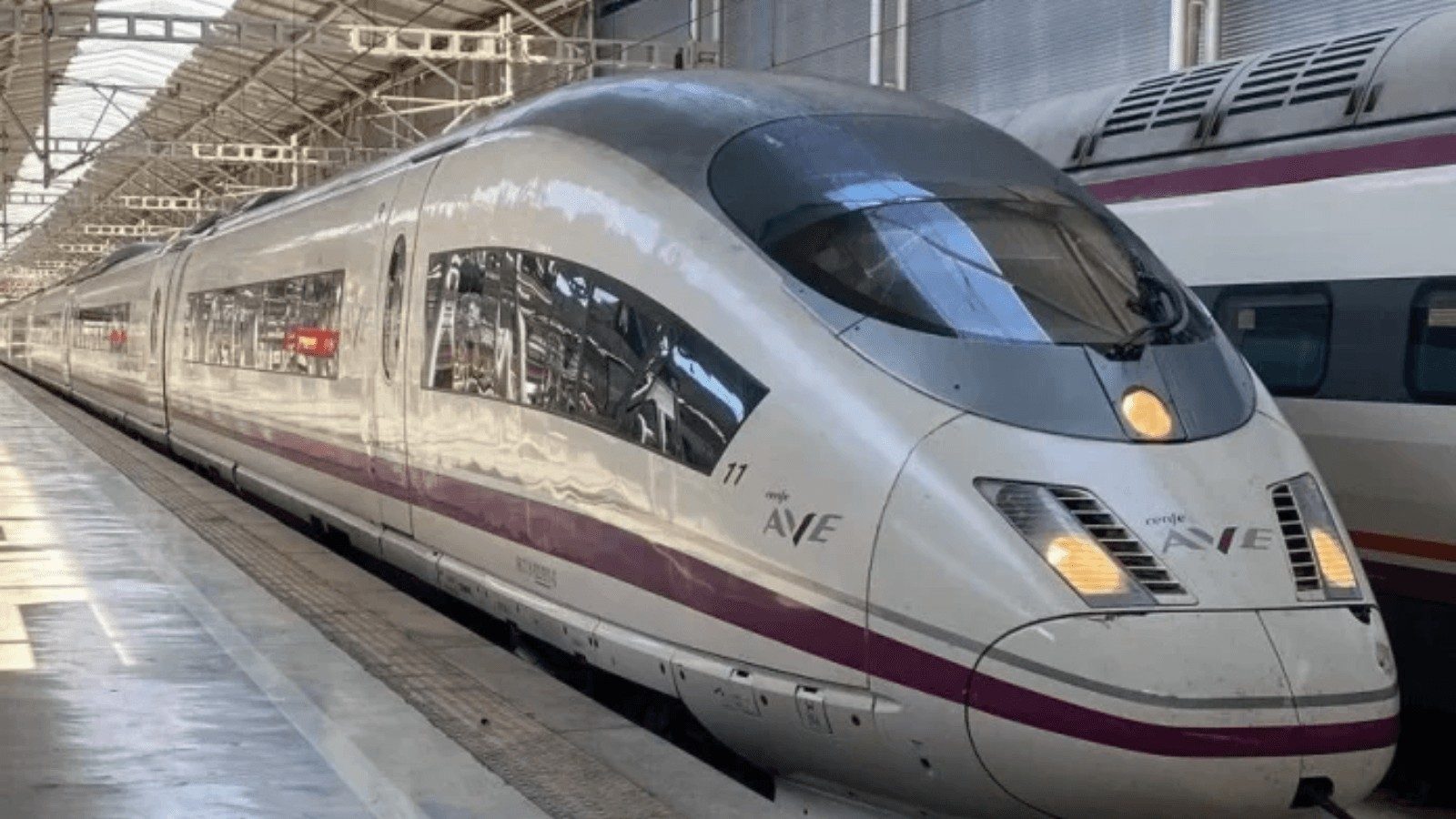 Renfe lanza la conexión Almería-Madrid con parada en Granada Renfe lanza la conexión Almería-Madrid con parada en Granada