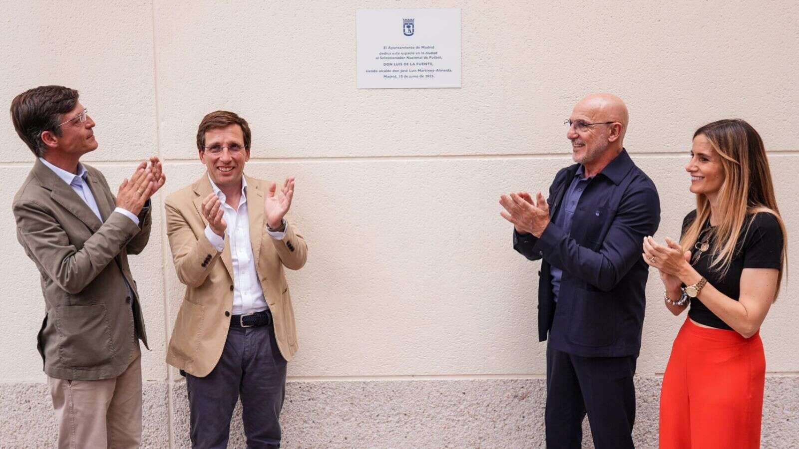  Luis de la Fuente da nombre al centro deportivo del distrito de Fuencarral-El Pardo