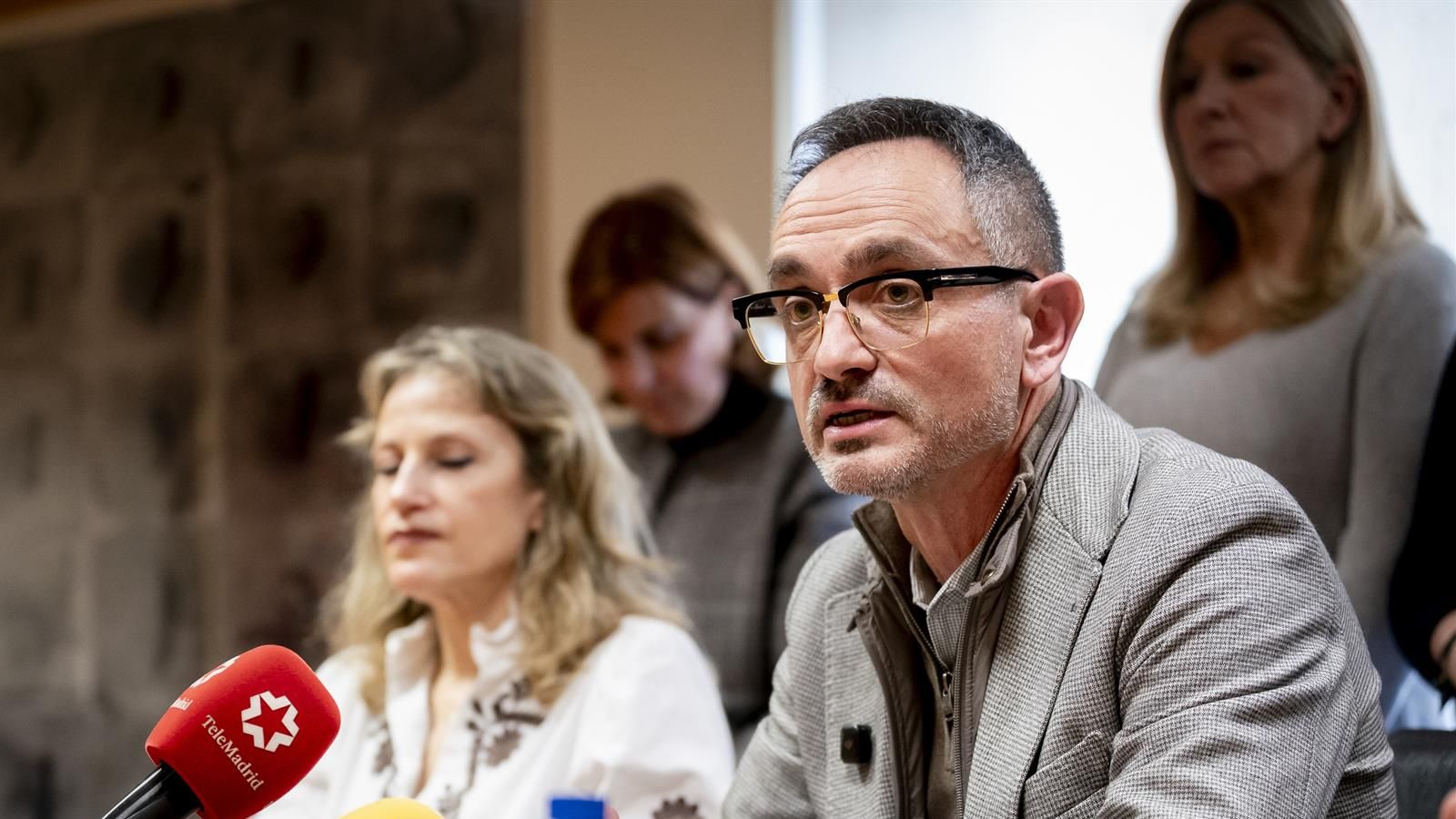 El alcalde de Móstoles comparece en un Pleno extraordinario por las acusaciones de acoso