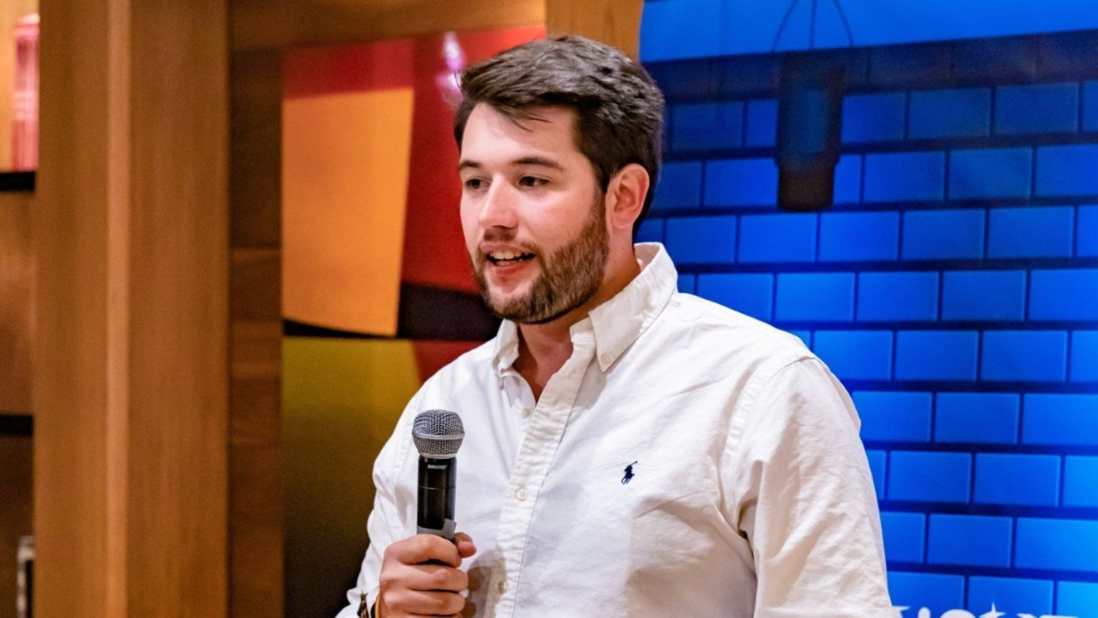 Dimite el secretario de Nuevas Generaciones del PP y pide el voto para Vox