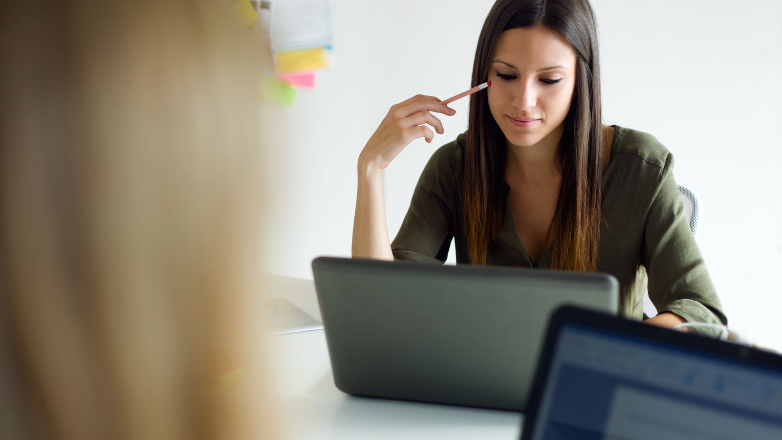 ¿Buscas trabajo en almacén? El carnet de carretillero puede ser la clave