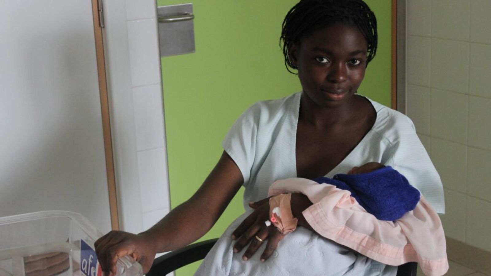 Amigos de Monkole lanza la campaña 'Por Arte de Madre' para financiar partos seguros en el Congo