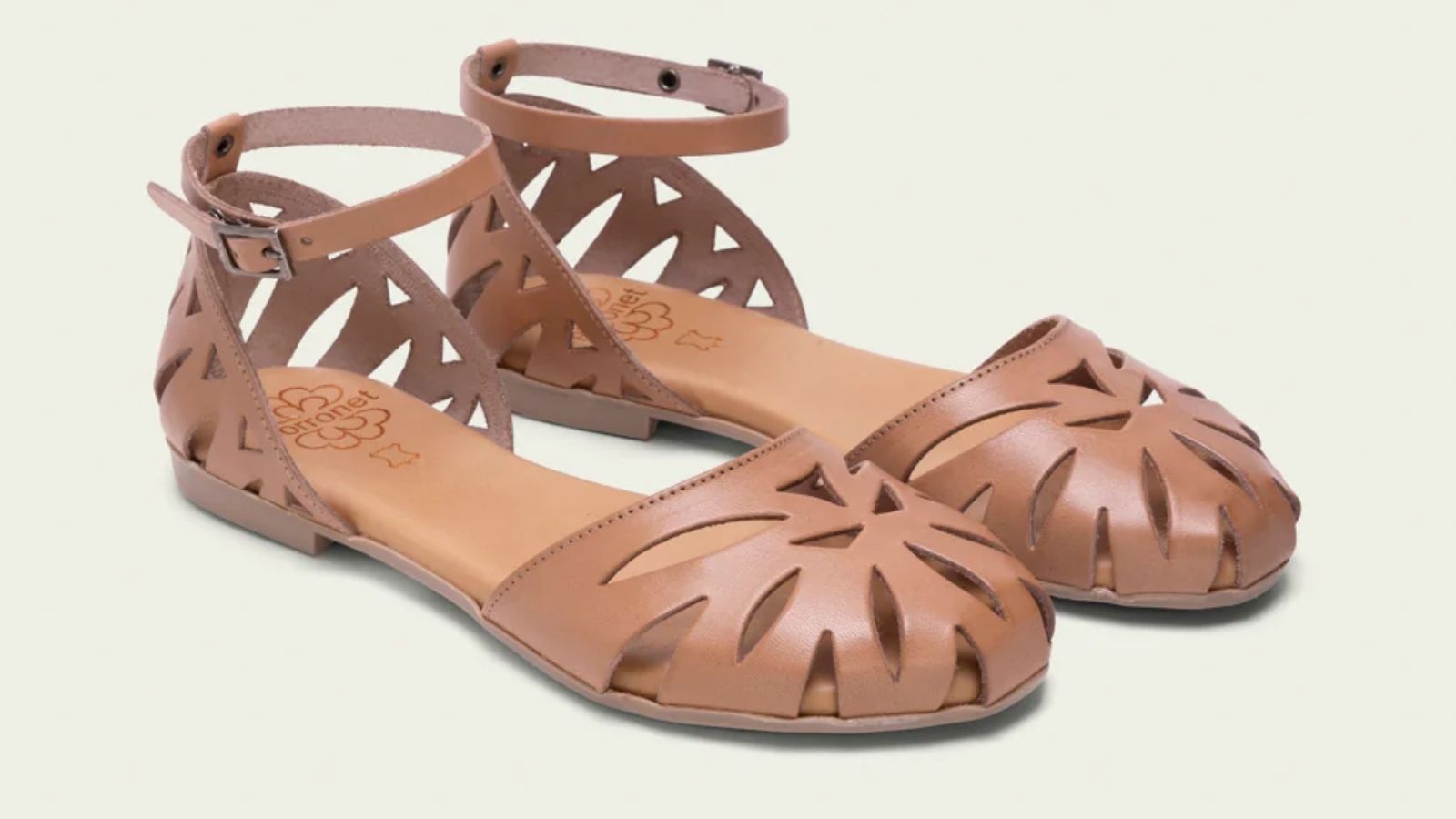 Llega el buen tiempo a Madrid: las sandalias de piel, el calzado imprescindible para disfrutar de la ciudad con estilo