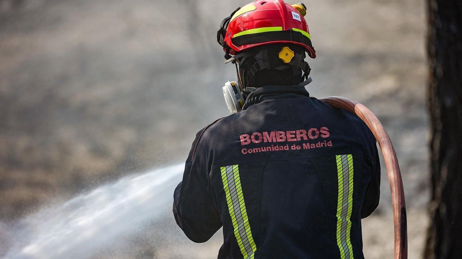 Bomberos de Madrid ensayan incendios forestales antes del verano