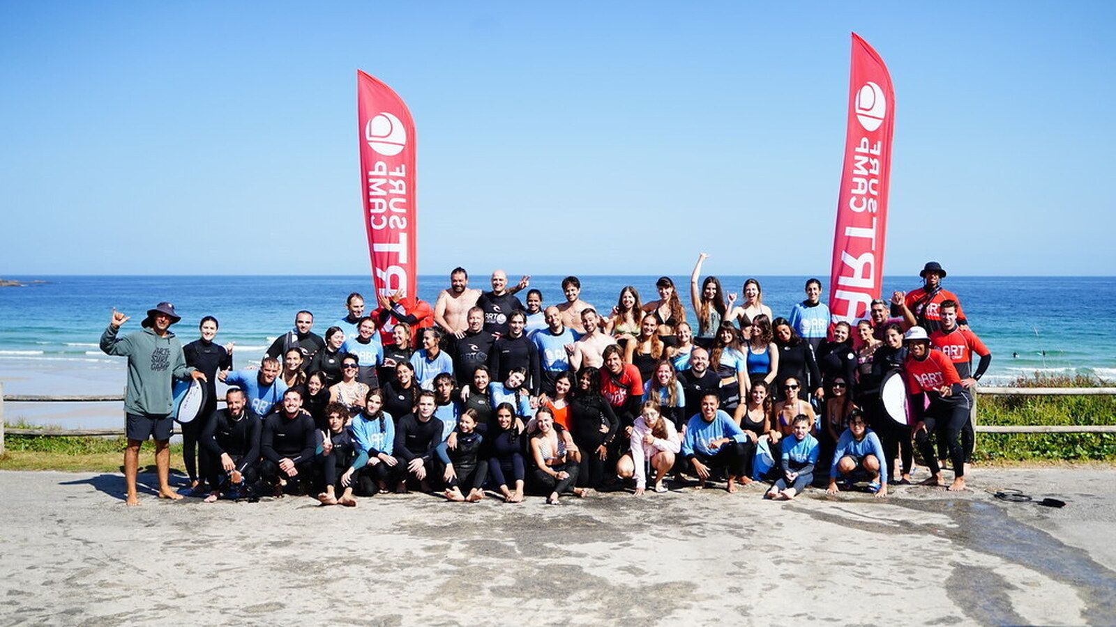 De la oficina al mar: Por qué cada vez más adultos eligen un campamento de surf para desconectar