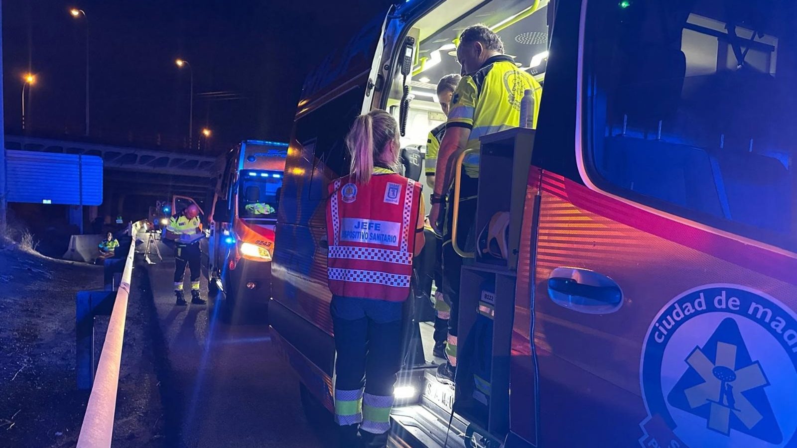 Un muerto y siete heridos en dos accidentes simultáneos en la A-4 y la M-31