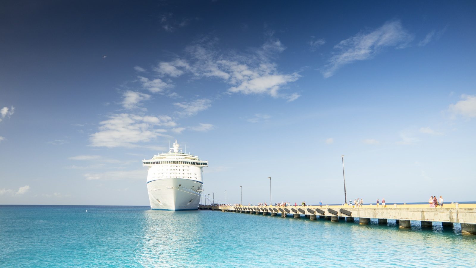 Rutas en ferry por el Mediterráneo: la forma más relajante de viajar este verano