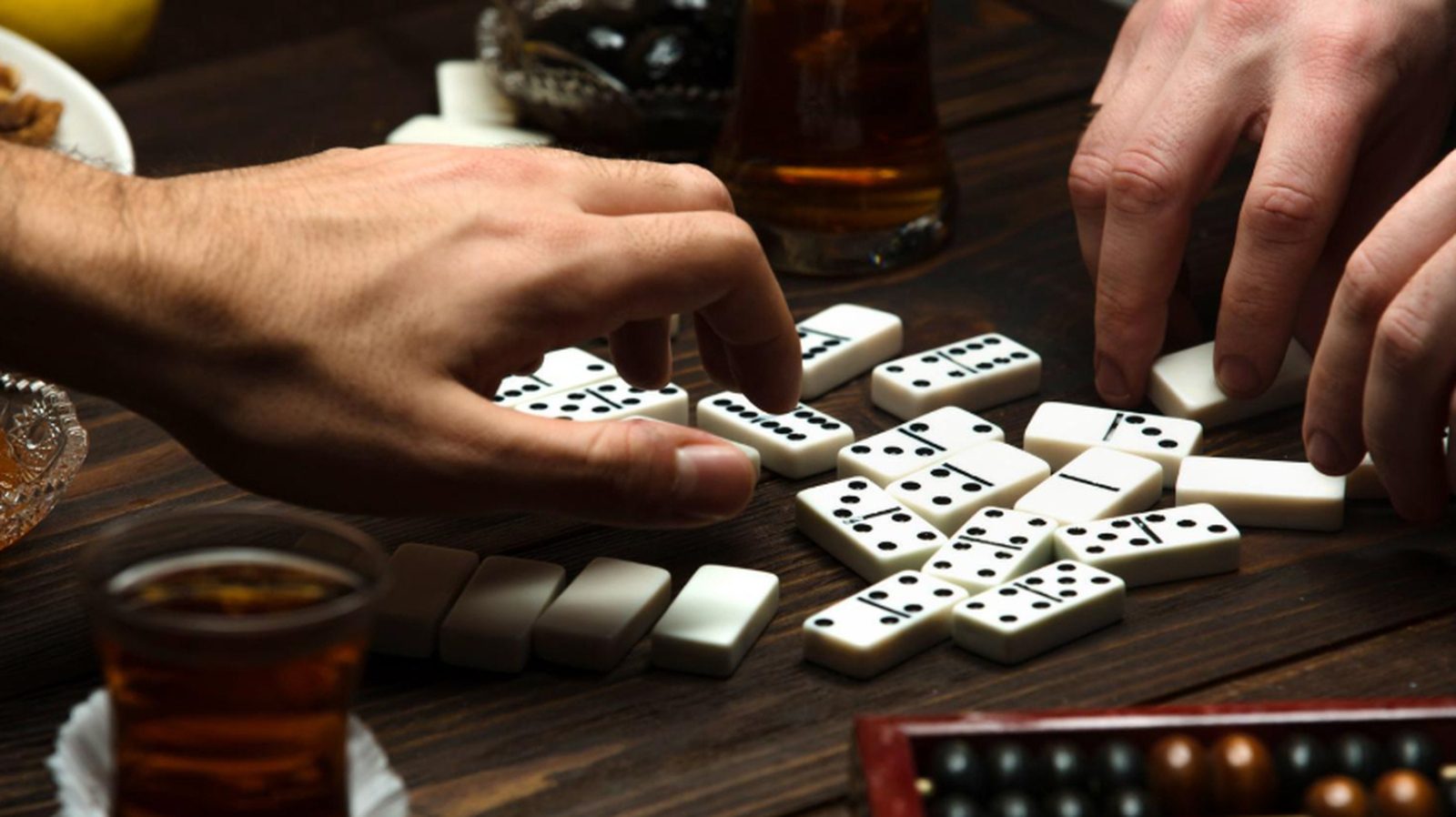 El juego de mesa ha vuelto a la barra del bar, y no por nostalgia El juego de mesa ha vuelto a la barra del bar, y no por nostalgia