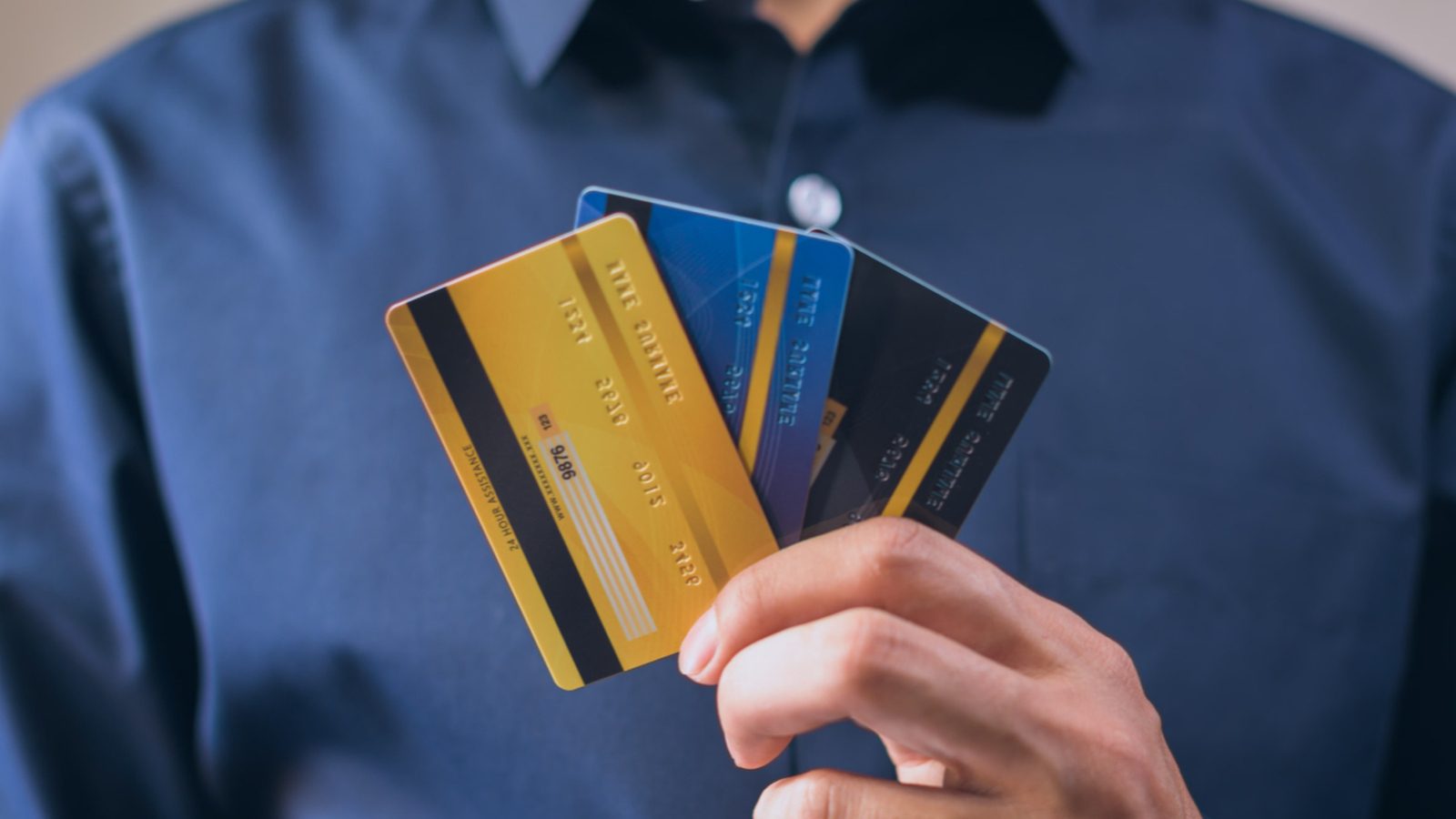 Por qué cada vez más consumidores separan parte de sus gastos de su cuenta bancaria