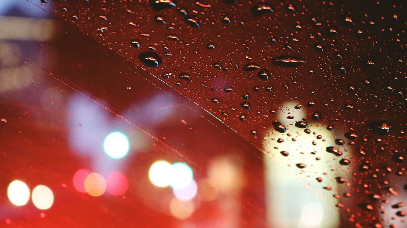 Por qué el polvo acumulado en verano y las primeras lluvias de otoño hacen que las escobillas rindan peor en Madrid