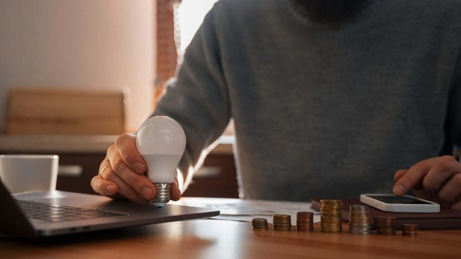 La luz apunta a su agosto más caro en cuatro años La luz apunta a su agosto más caro en cuatro años