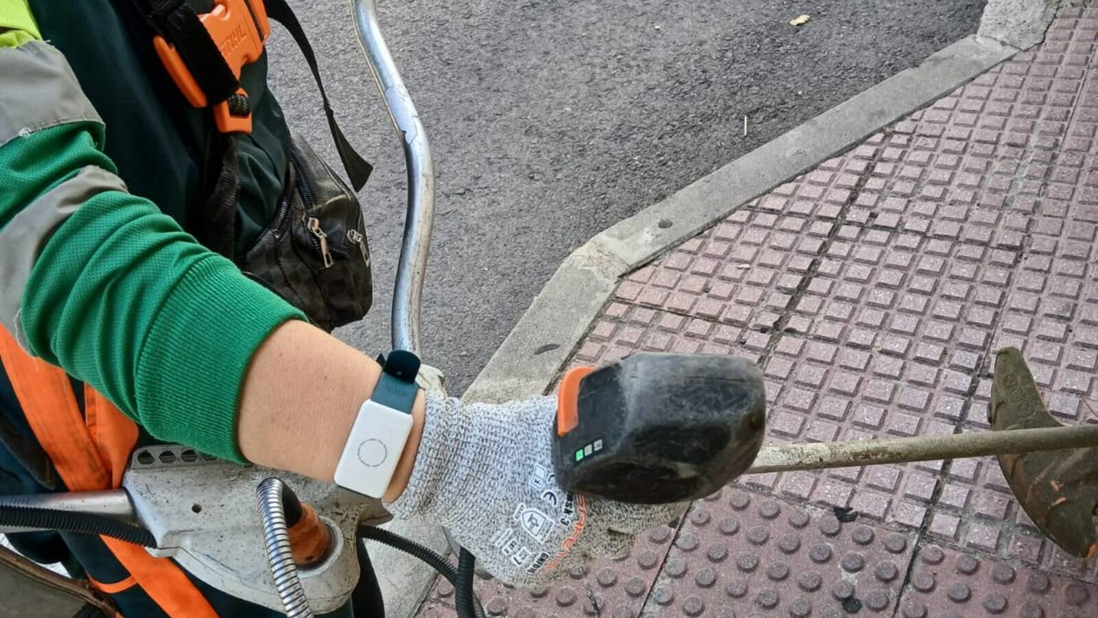 Pulseras inteligentes previenen golpes de calor en Alcalá
