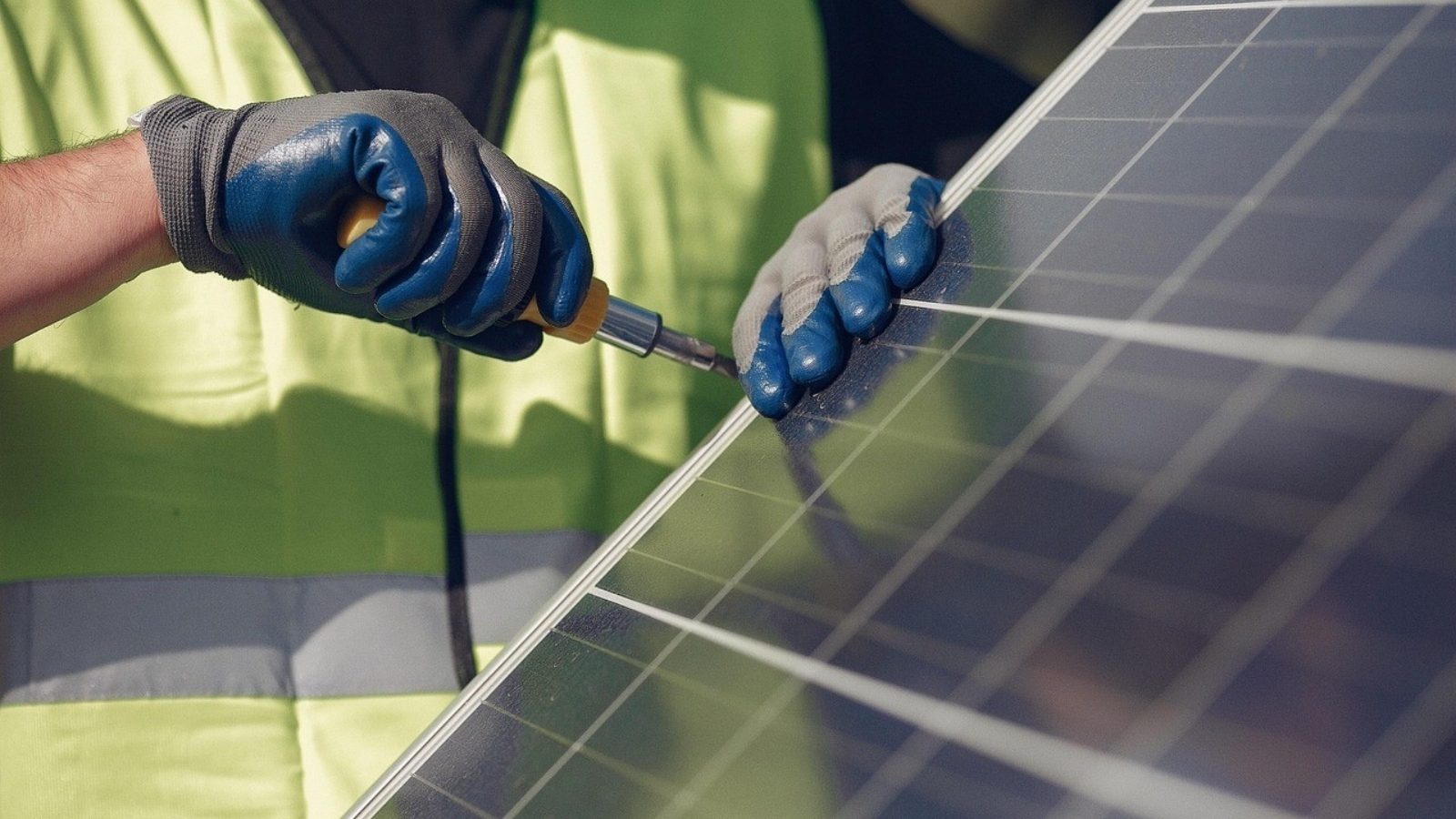 El pool supera los 200 euros/MWh: qué puede hacer una casa unifamiliar con su factura de la luz El pool supera los 200 euros/MWh: qué puede hacer una casa unifamiliar con su factura de la luz