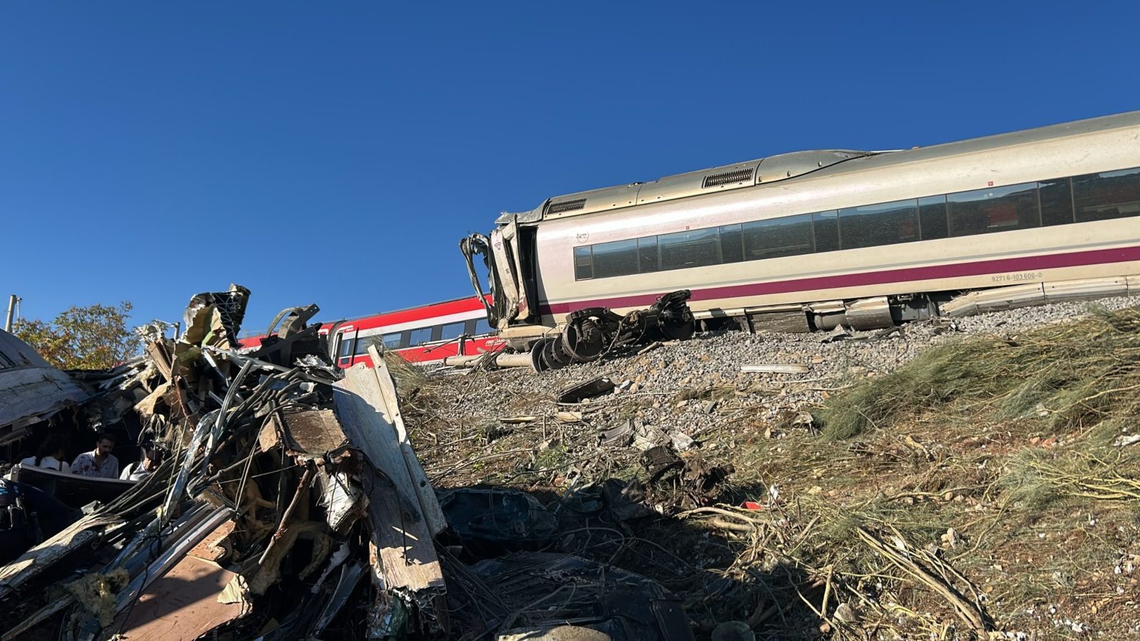 El choque de trenes de Urda deja al menos 46 muertos El choque de trenes de Urda deja al menos 46 muertos