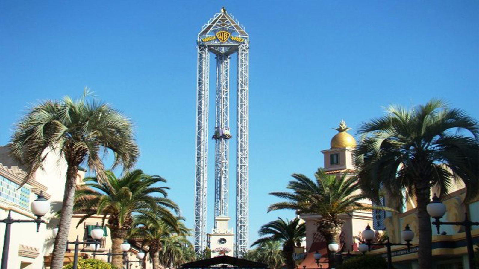 Parque Warner Madrid inaugura temporada con el Mes de los Superhéroes