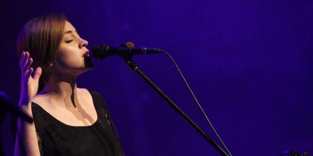 Russian Red regresa con 'Agent Cooper'