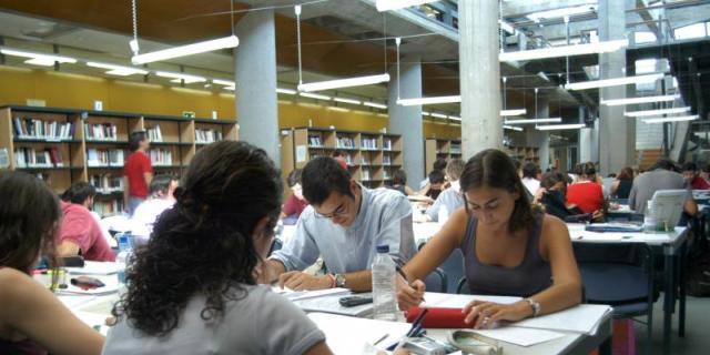 Doce bibliotecas amplían horario para los alumnos de exámenes