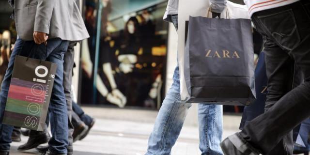 Preciados bate el récord de afluencia el primer sábado de rebajas