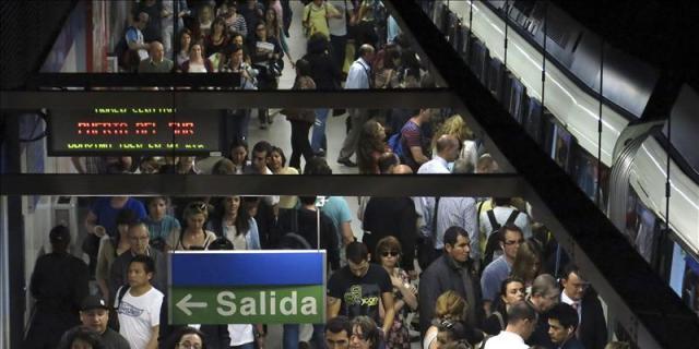 109 móviles perdidos en el Metro 'buscan' a su dueño