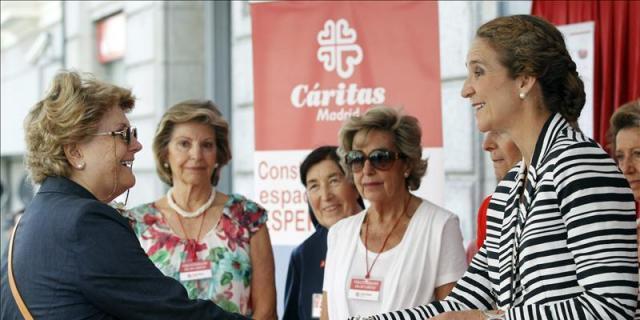Doña Elena dedica a Cáritas su último acto como miembro de la Familia Real