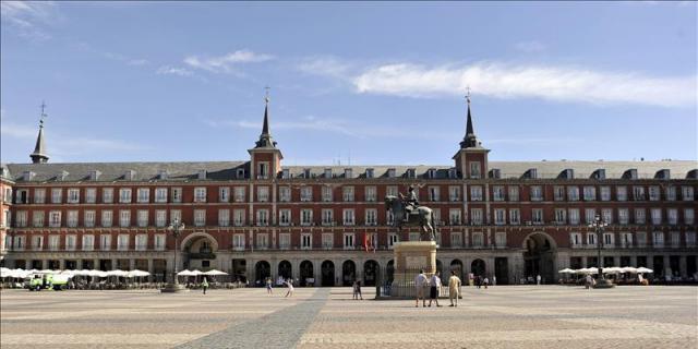 Botella encomienda la remodelación de la plaza Mayor a la Junta de Centro