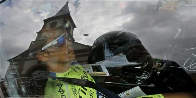 Contador tiene la tibia fracturada y será operado