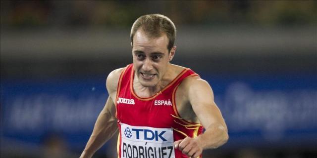 Cuatro plusmarquistas españoles inauguran la pista azul de Moratalaz