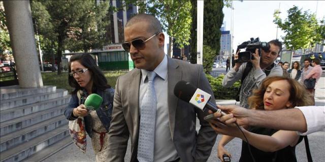 Flores deberá comparecer una vez por semana en el Juzgado