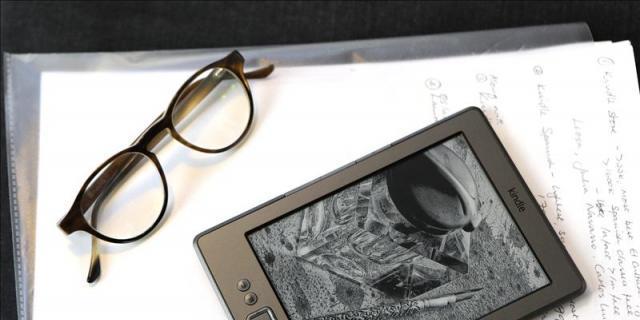 La biblioteca municipal de Móstoles ofrece un servicio de préstamo de libros electrónicos