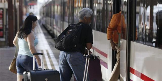 Daniel Ortiz exige a ADIF y RENFE que mejoren Móstoles Central y El Soto