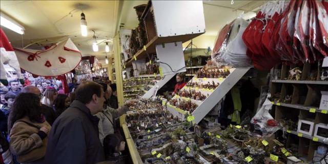 El mercadillo navideño ya luce en la Plaza Mayor