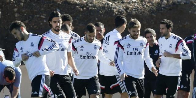 Ramos no se entrena por precaución, James con el grupo