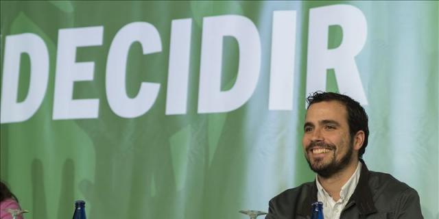 Valiente y Sánchez piden a los militantes de IU avales "masivos" para Garzón