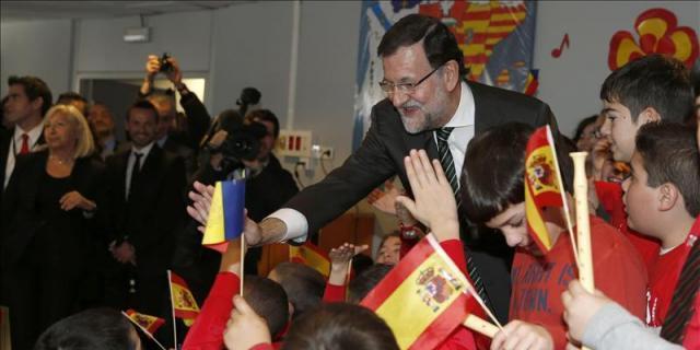 Rajoy elude opinar sobre la posible candidatura de Sáenz de Santamaría y remite al PP