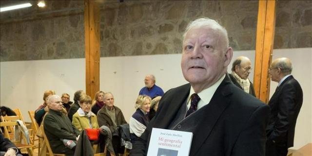El intelectual madrileño José Luis Abellán recibe el homenaje de su "casa" de Ávila