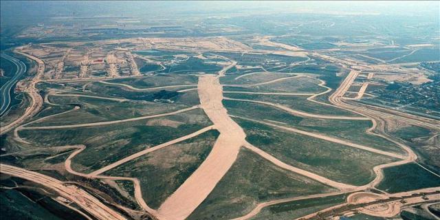 Ana Botella participa en la plantación ciudadana de árboles en Valdebebas