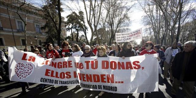 La "marea blanca" protesta en Madrid contra la situación de la salud mental pública