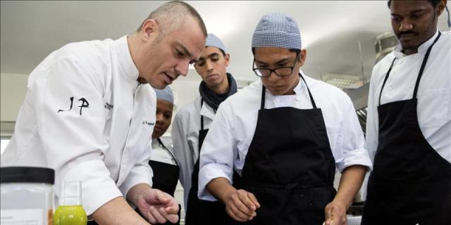La cocina, una salida laboral para jóvenes desfavorecidos
