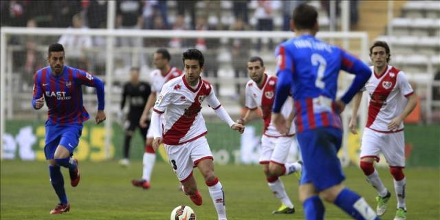 Alberto Bueno dice tras sus cuatro goles que su reto es llegar a la selección
