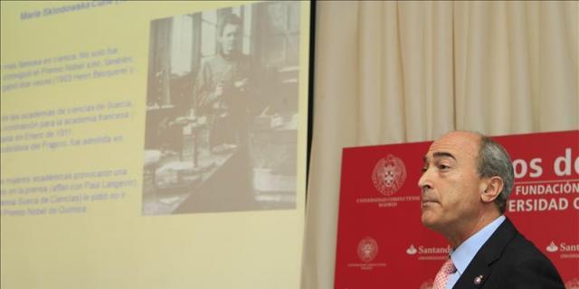 La Comunidad de Madrid premia al químico Nazario Martín y a historiador José Luis Peset