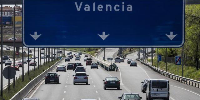 Tres fallecidos en las carreteras españolas y atascos en la A-3