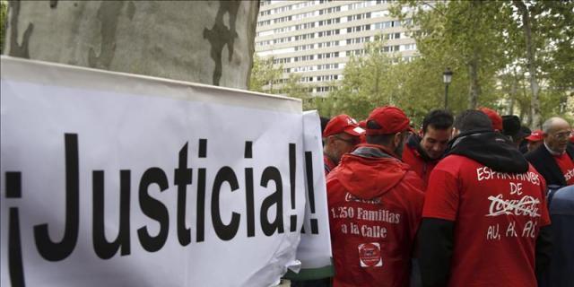 Los sindicatos piden a Coca Cola que reabra la fábrica de Madrid y readmita a los empleados