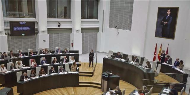 Solo 6 de los 57 ediles de Madrid seguirán, todos del PP
