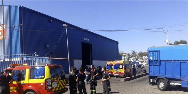 Dos heridos graves en una explosión de gas en una chatarrería de Vicálvaro