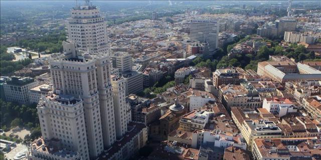 El nuevo propietario del Edificio España plantea “dar vida” a la parte baja del inmueble 