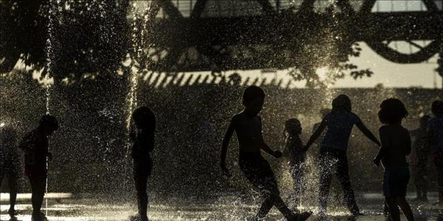 Madrid Río, un oasis para refrescarse en una capital casi desierta