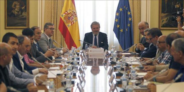 Los sindicatos piden a Educación un plan para recuperar el empleo público