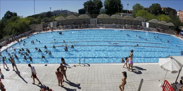 Las piscinas de la Comunidad cierran con un aumento de usuarios del 10%