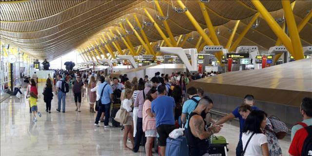 Barajas bate su marca histórica en agosto tras sumar 3,3 millones de viajeros
